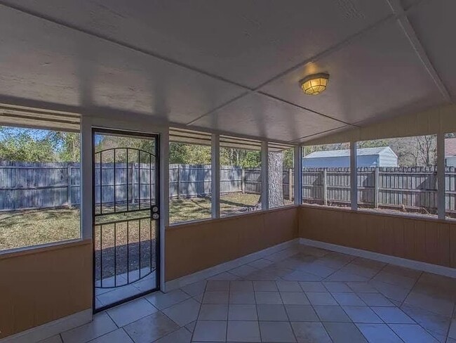 Photo - 3962 Lake Warren Dr