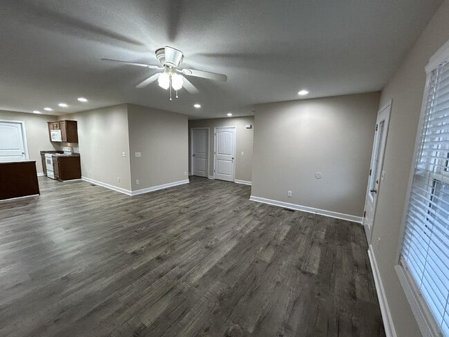 Photo - 146 Harp Ave Unit B