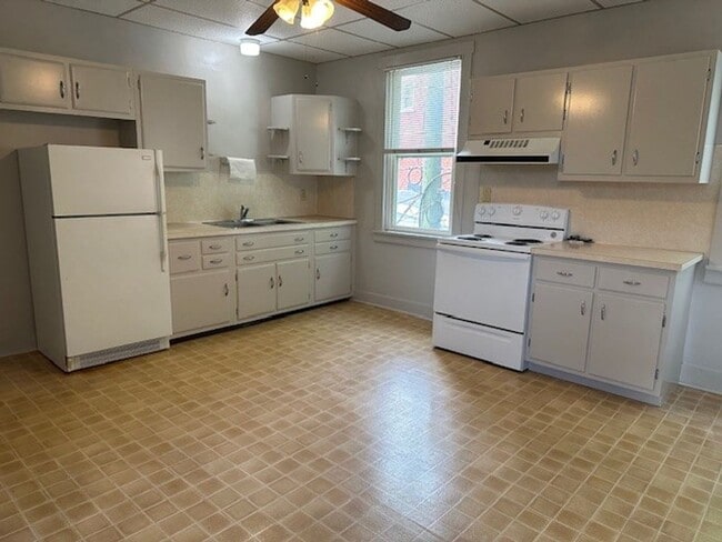Building Photo - 226 E High St Unit A Rental