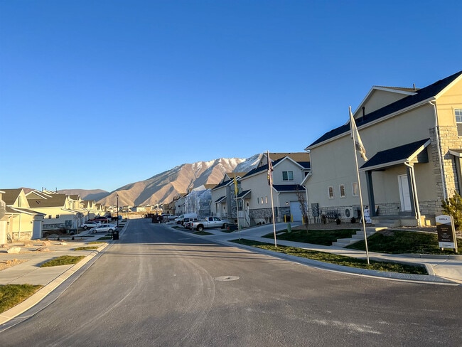 Photo - 904 N 1100 E