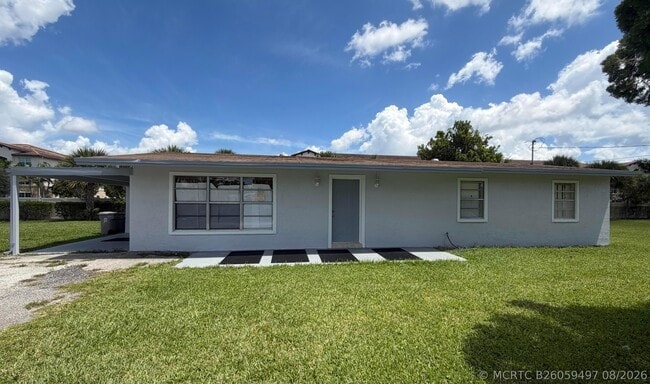 Building Photo - 2425 Ceceile Ave