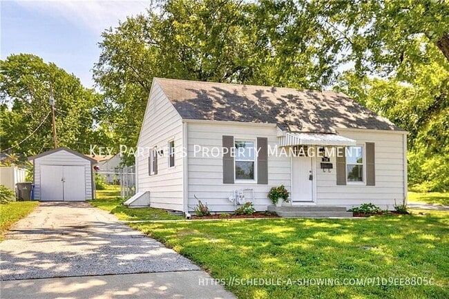 Building Photo - 736 S Cherry St Rental