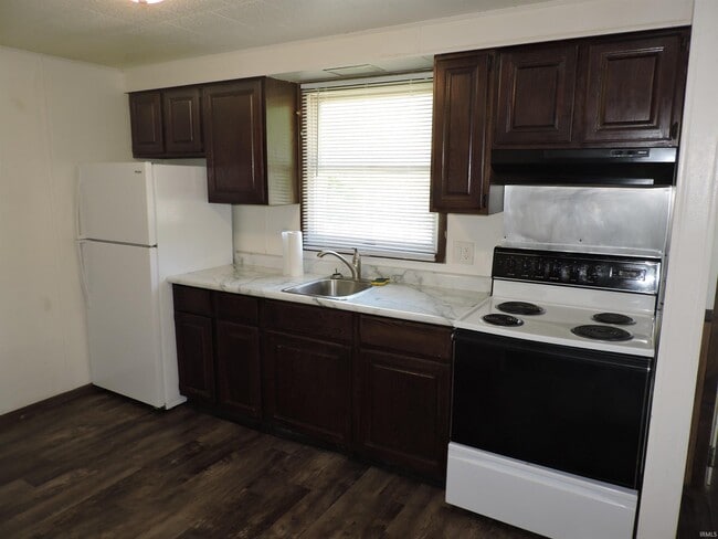 Photo - 125 W Orange St