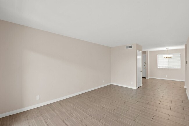 Photo - 129 N Cabrillo Ave Unidad #2