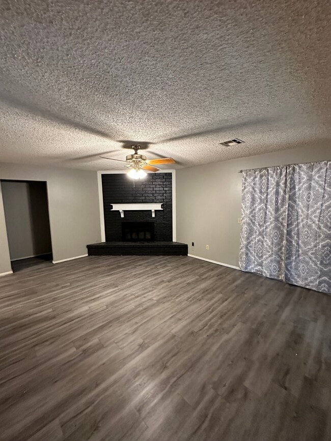 Photo - 301 N Morgan Dr
