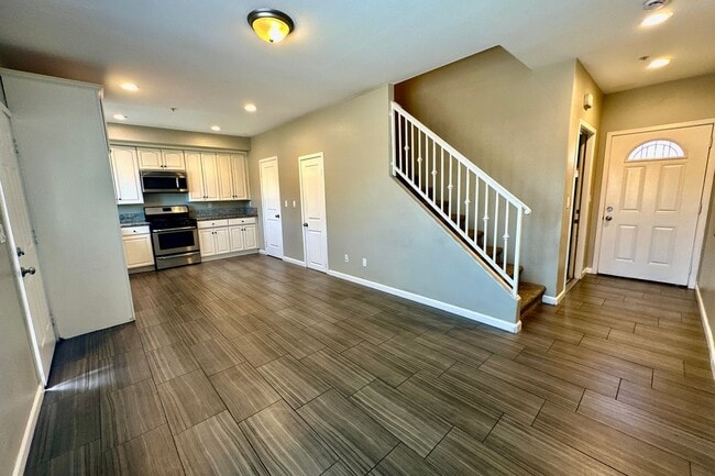 Photo - 17388 Valencia Ave