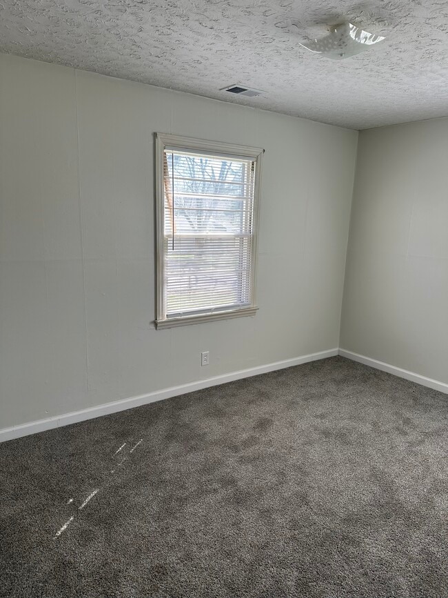 Photo - 1120 Bomar Ln