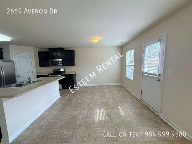 Photo - 2669 Averon Dr