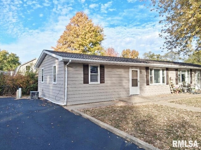 Photo - 5812 W Farmington Rd Unit A