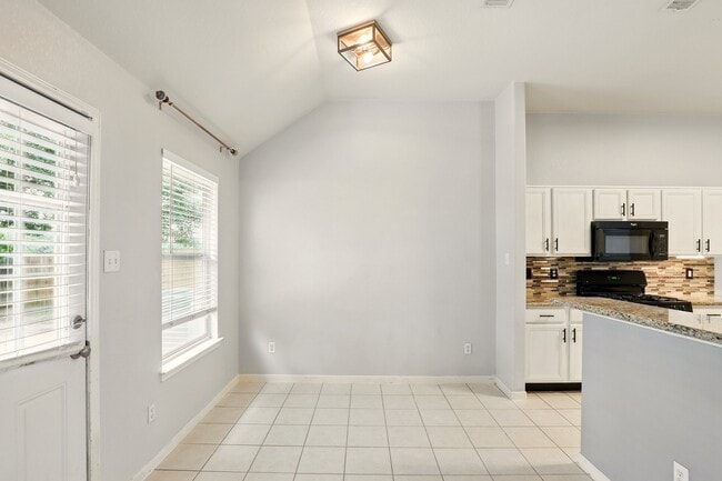 Building Photo - 303 Burris Park Dr