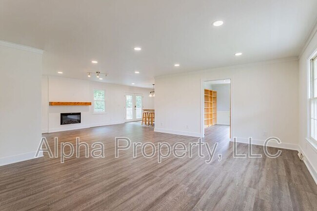 Photo - 111 Ticonderoga Dr