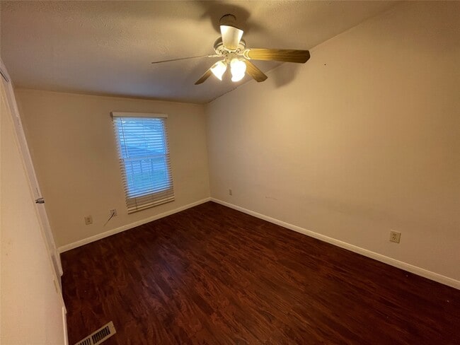 Photo - 16658 Meadowcroft St