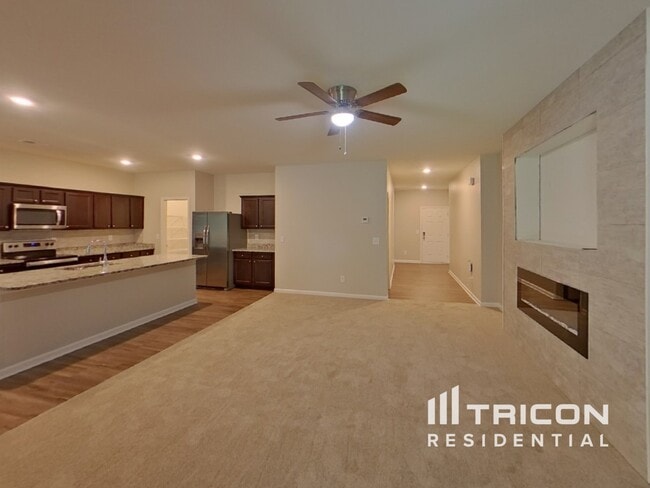 Photo - 225 Sinclair Way