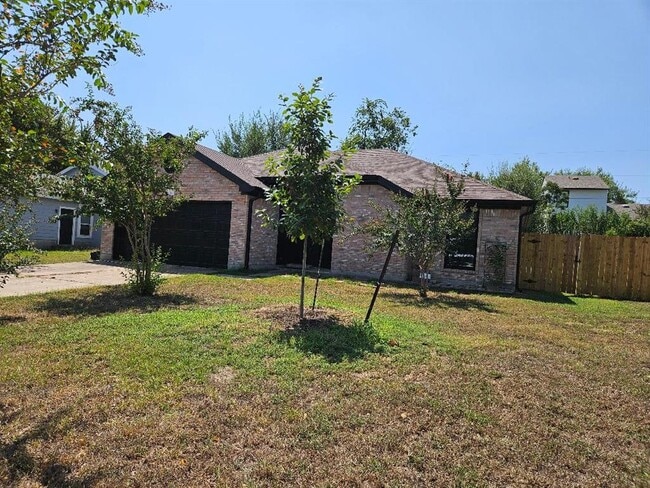 Building Photo - 214 Maple Ln Rental