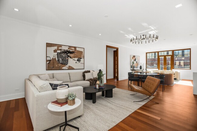 Photo - 1152 W Fulton Market