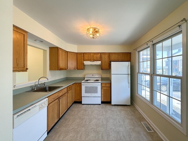 Photo - 1026 Commercial Ct