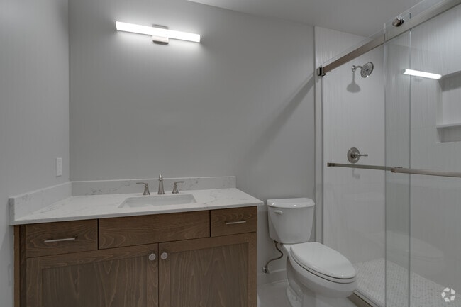 2BR, 2BA - 750SF - Bathroom - Elk Run Village