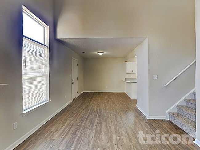 Photo - 7321 Kimble Dr