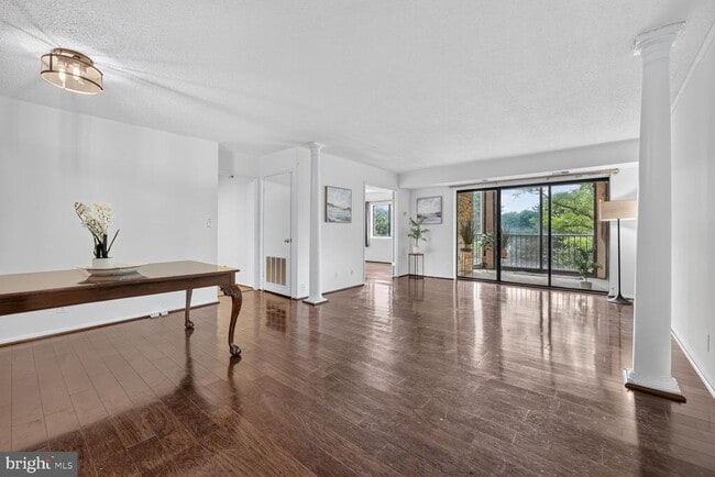 Photo - 5901 Mt Eagle Dr Unit 301