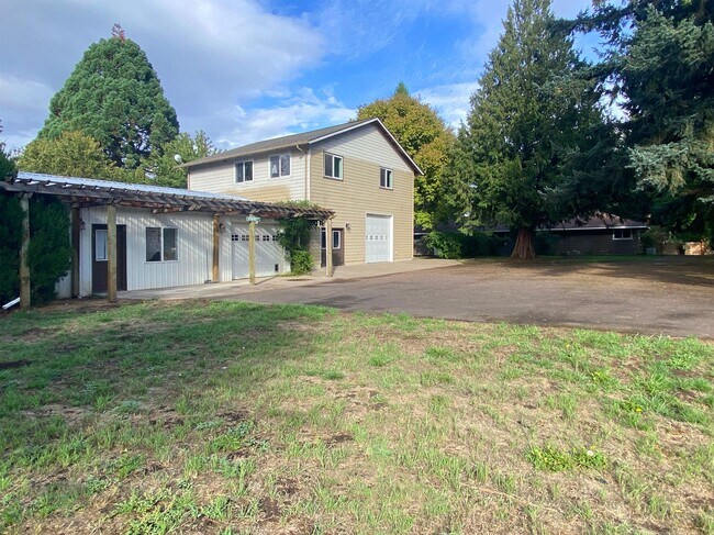 Photo - Hwy20 2124 A&B Unit Hwy20 2124B