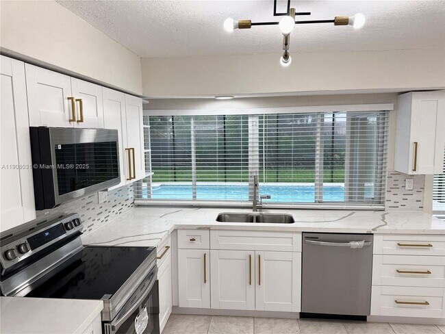 Photo - 6708 Camelia Dr