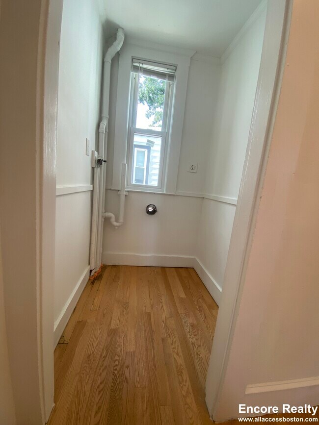 Photo - 38 Newton St Unit 2