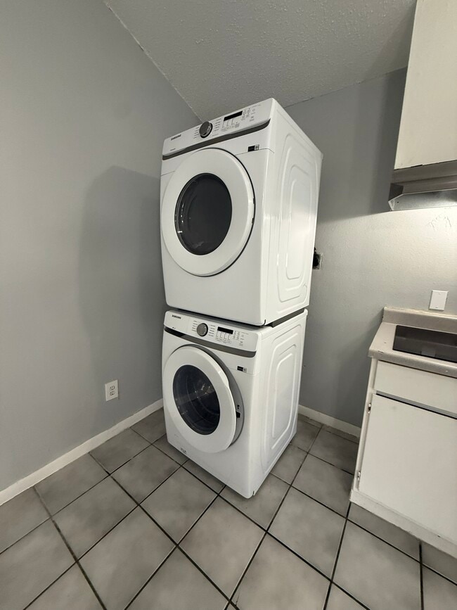 Photo - 1750 Morales St