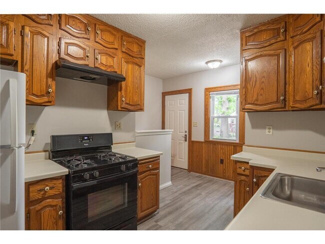 Photo - 3555 N Queen Ave