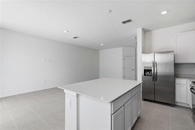 Photo - 3092 Chromatic St