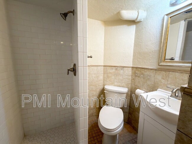 Photo - 282 E 650 N