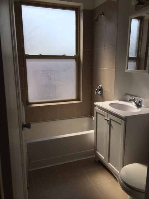 Bathroom - 2838 E 91st St Chicago, IL 60617