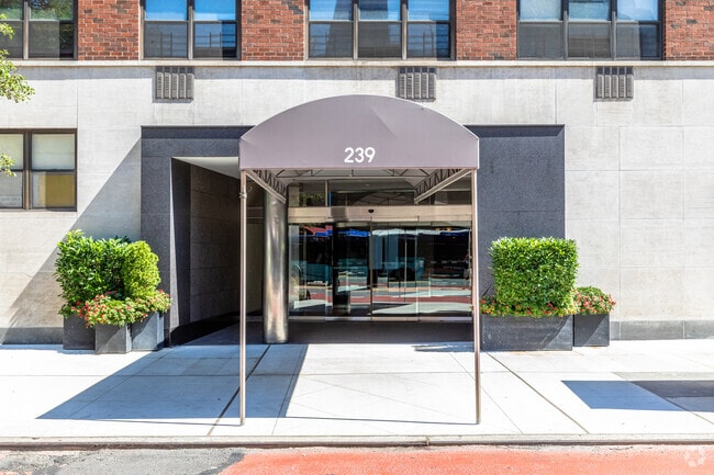 Photo - 1523-1535 Second Ave