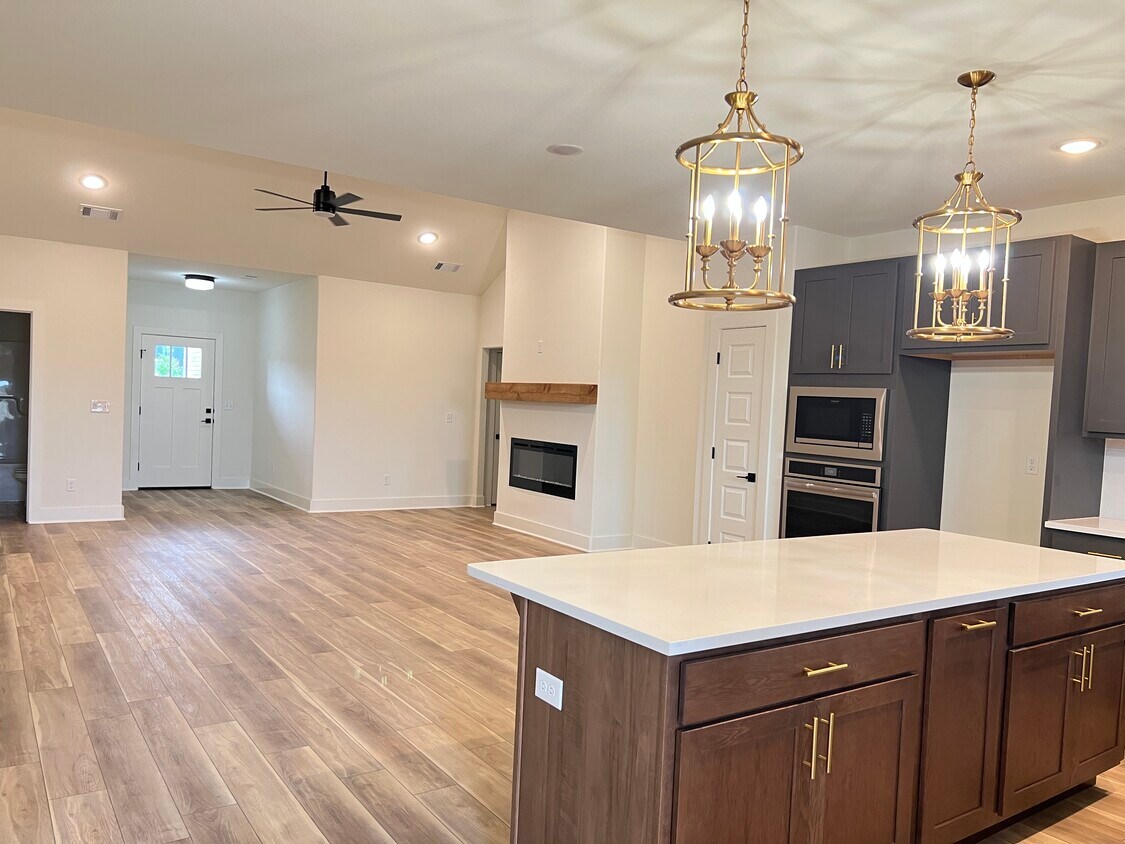 Photo - 381 S Benchmark Ln (Fayetteville, AR)
