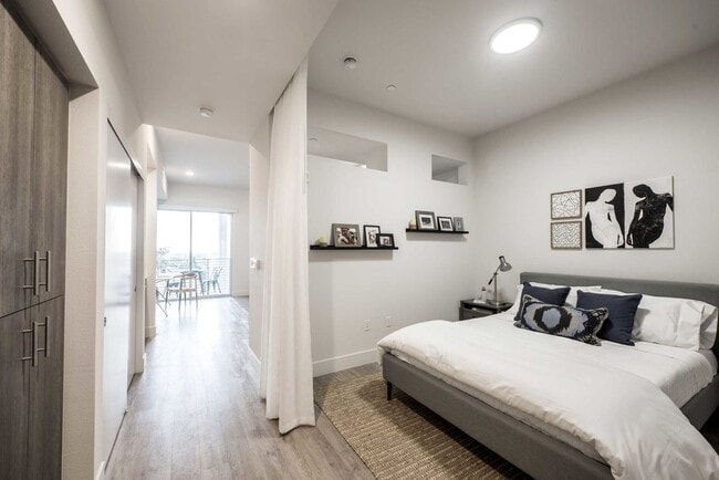 Photo - Seven West DTLA