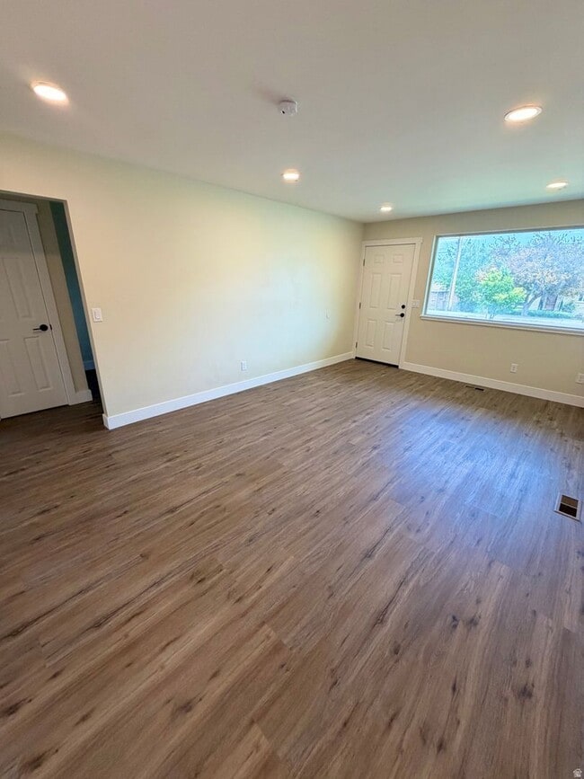 Photo - Modern & Updated Living in the Heart of Draper