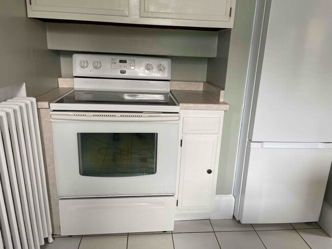 Photo - 2417 E 3rd St