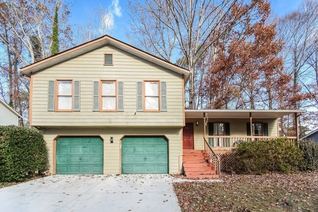 Building Photo - Charming studio apartment home in the Heart of Marietta!