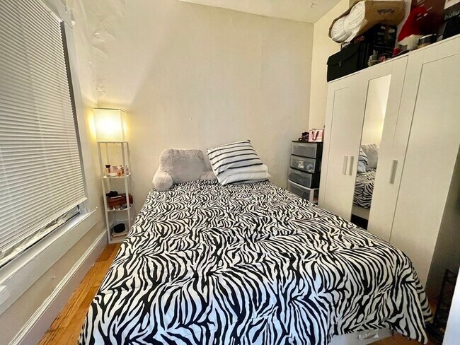 Photo - 337 Beacon St Unidad #9