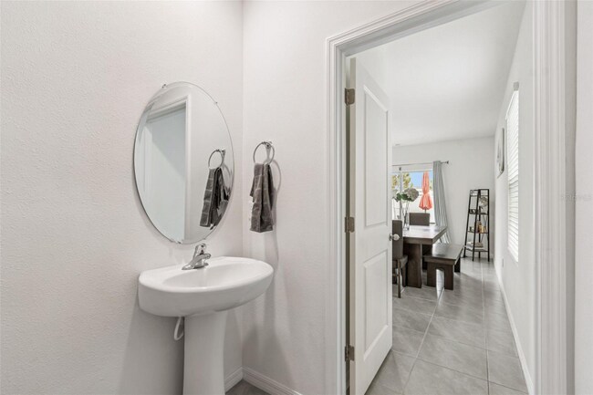 Photo - 5667 Chorleywood Ln House