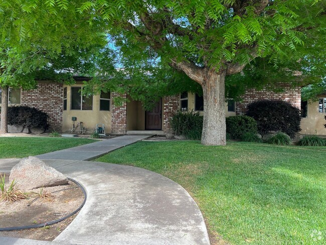 Building Photo - Beautiful home in Kingsburg