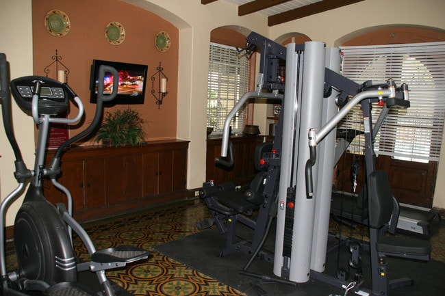 Las Cimas Apartment Homes