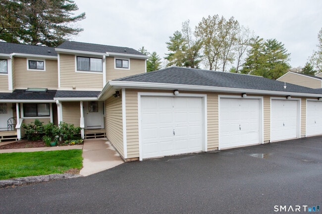 Photo - 17 Wiggins Farm Dr Unit C