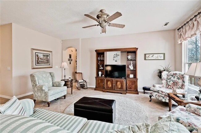 Photo - 15 Glenbrook Ln