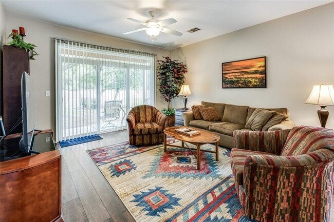 Photo - 203 Essex Ln