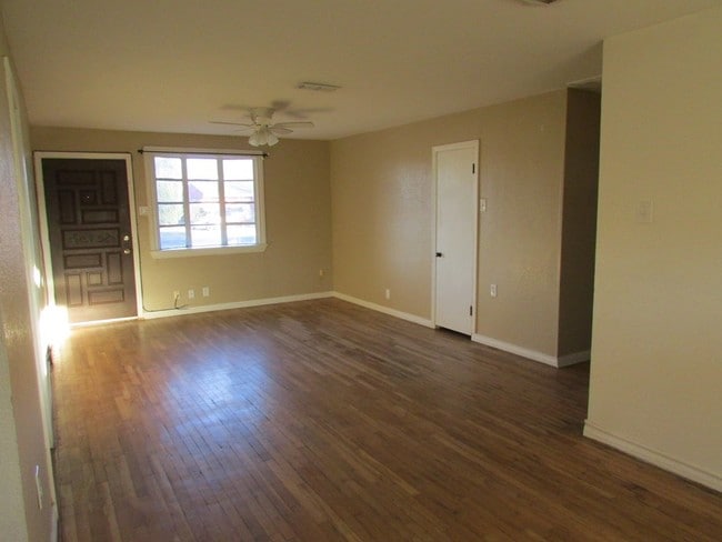 Photo - 3135 N Dixie Blvd