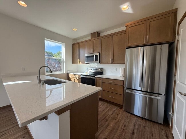 Photo - 3Bd/2.5Ba Everett Condo Unit 2