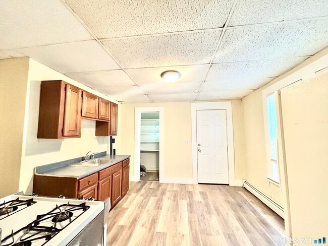Photo - 1019 W Main St Unit 2R