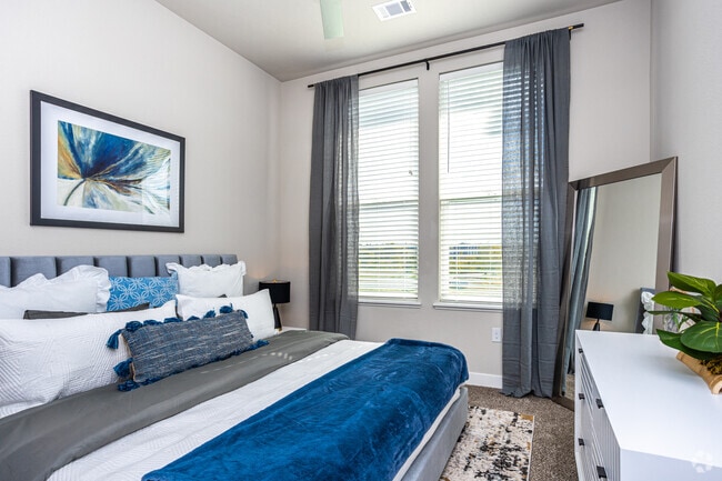 2BR, 2BA - 1016SF