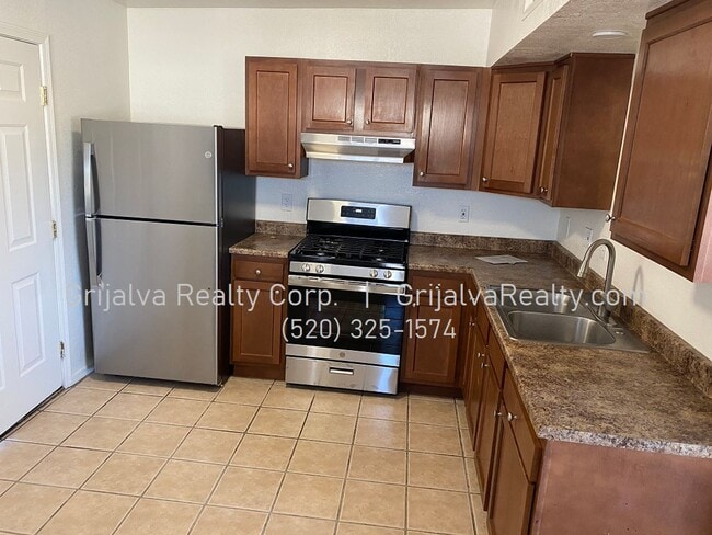 Photo - 5837 E 24th St Unit 01