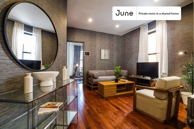 Room in Shared 4 bed/1 bath home in West Harlem